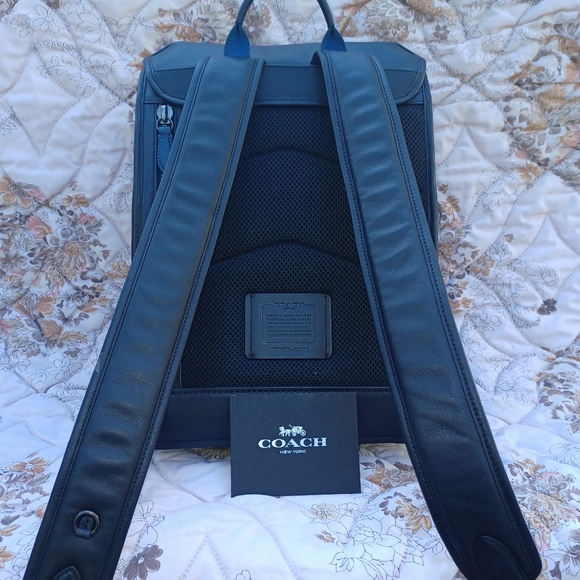 Mid-size coach bag - Picture 3 of 4